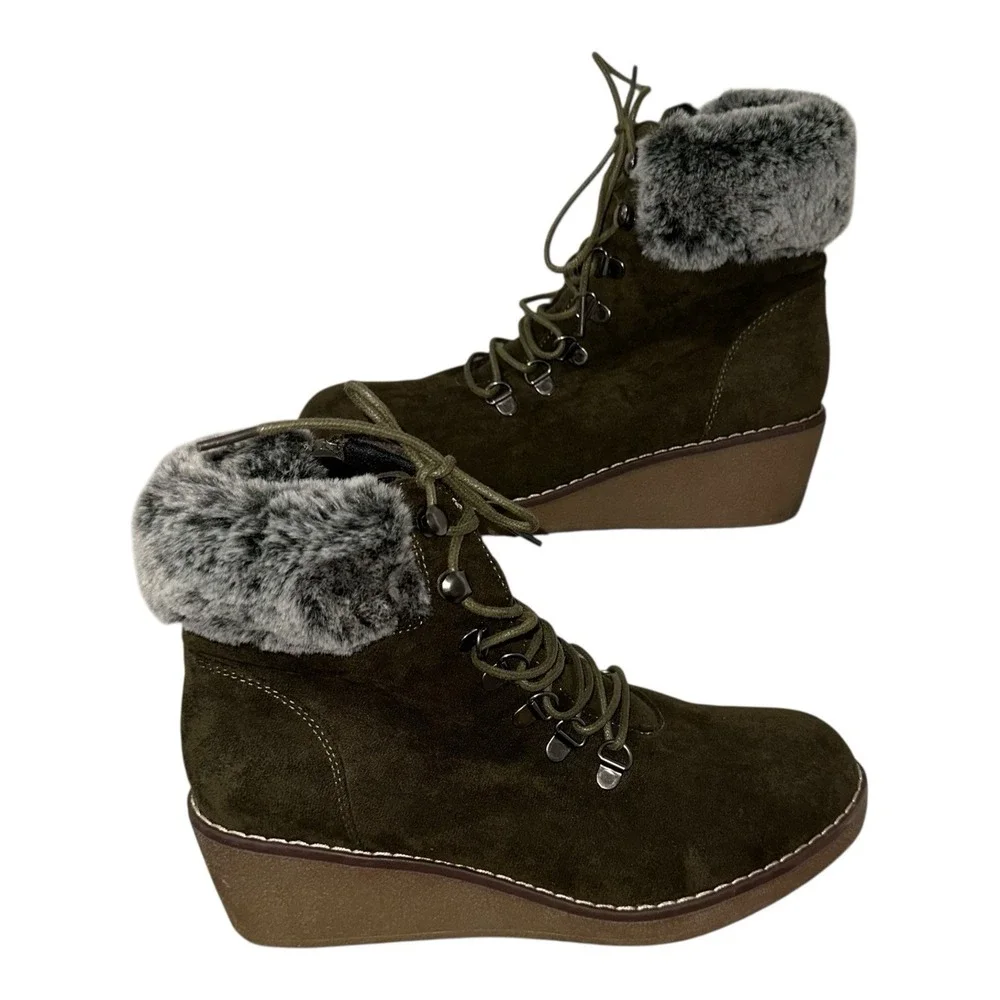 Boutique By Corkys Fox Bay Ankle Boots Womens 9 Green Faux Suede Wedge‎ Heel